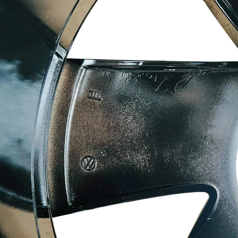 Rin De Aluminio Volkswagen Milton De 18  Con 5 En 112 Mm Negro