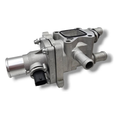 Brida Toma Agua Con Termostato Gm Sonic 13/18 1.6l Original
