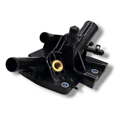 Brida Toma Agua Nissan Versa 2020-2022 Kicks 2016-2021