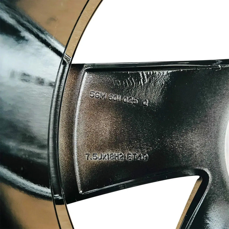 Rin De Aluminio Volkswagen Milton De 18  Con 5 En 112 Mm Negro